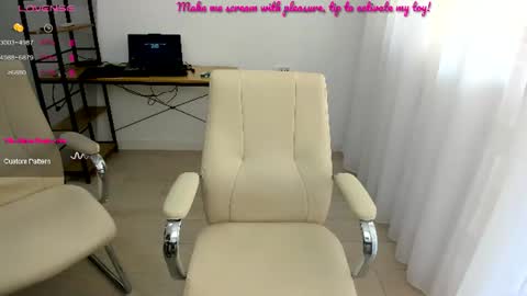 eveeevian online show from July 24, 10:01 am