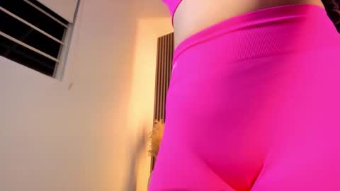 Snapshot of evelin_lopezz chatting on October 16, 2:44 am E V E L I N online show from October 16, 2:44 am