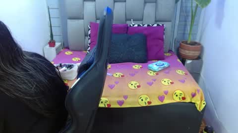 evelin zaens online show from July 22, 3:41 am