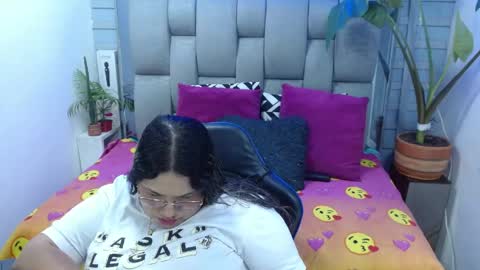 evelin zaens online show from April 25, 4:47 am