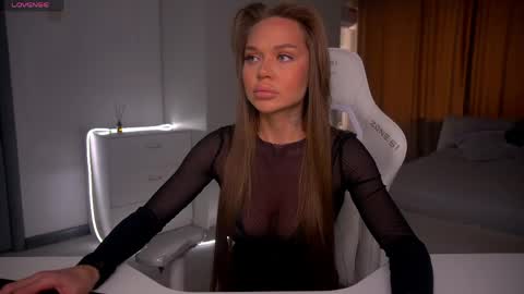 Evelina online show from April 27, 12:25 pm