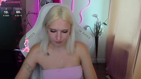 Evelina online show from July 14, 1:31 am