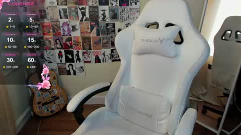 Evelina online show from June 17, 1:21 am