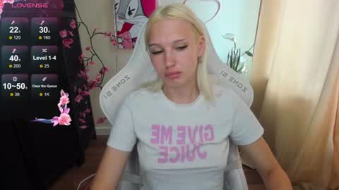 Evelina online show from July 16, 1:31 am