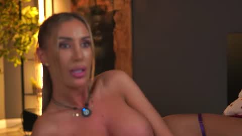 Evelyn online show from July 26, 2:31 am