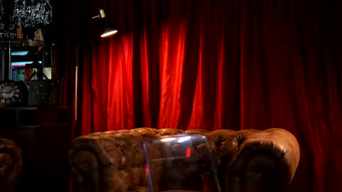 Evelyn online show from March 5, 1:31 am