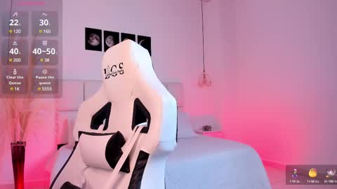 evelyn_white8 online show from March 7, 11:07 am