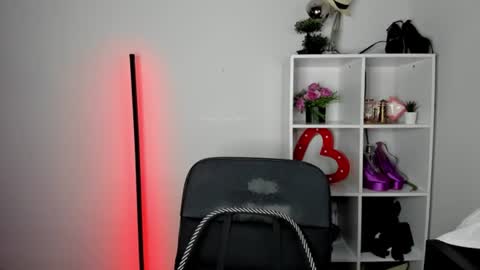 evelynblond online show from July 9, 12:53 pm