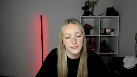 evelynblond online show from July 17, 2:41 pm
