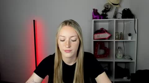 evelynblond online show from July 1, 12:58 pm