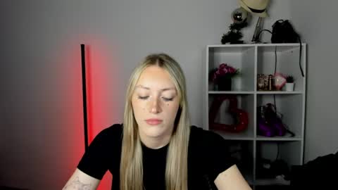 evelynblond online show from July 3, 12:54 pm