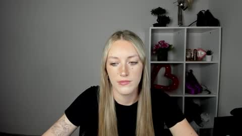 evelynblond online show from July 22, 1:02 pm