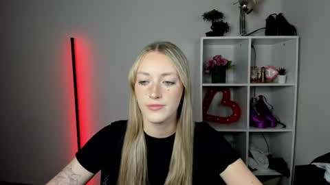 evelynblond online show from July 20, 12:29 pm