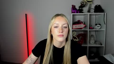evelynblond online show from June 29, 12:38 pm