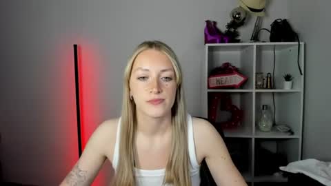 evelynblond online show from July 2, 12:32 pm