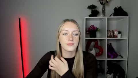 evelynblond online show from July 27, 12:46 pm