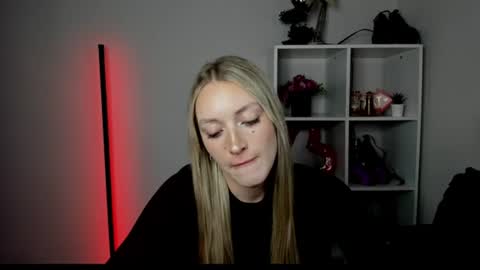 evelynblond online show from July 6, 3:03 pm