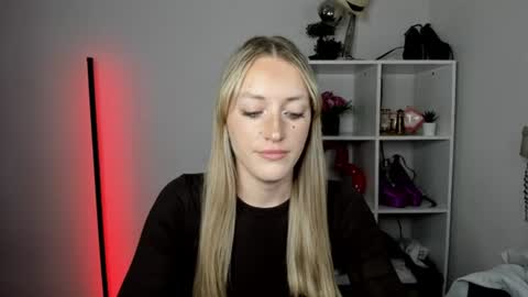 evelynblond online show from July 15, 2:22 pm