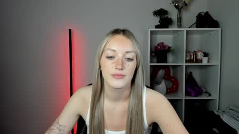 evelynblond online show from July 28, 12:45 pm
