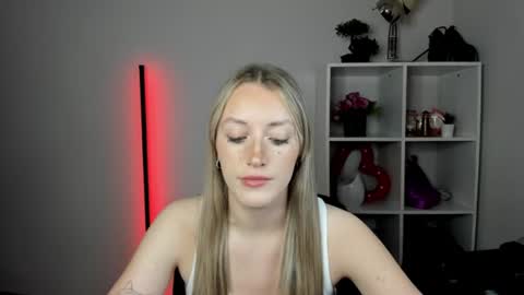 evelynblond online show from July 30, 12:50 pm