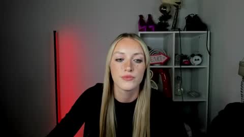 evelynblond online show from June 23, 2:01 pm