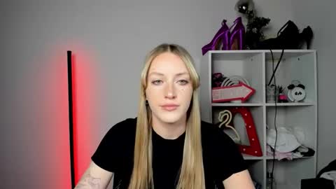 evelynblond online show from May 4, 12:33 pm