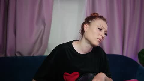 Evelyn  online show from May 24, 8:04 pm