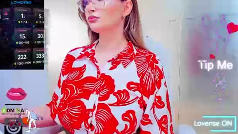 evelyne_rose online show from June 23, 5:15 am