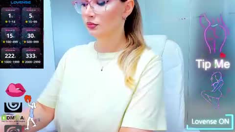 evelyne_rose online show from June 29, 4:53 am