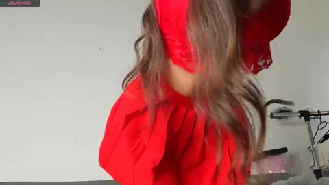 Evelyn online show from May 12, 8:45 am
