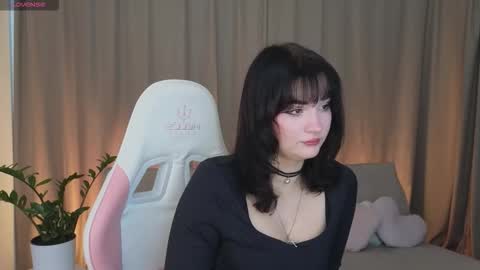 Snapshot of evettaormon chatting on October 27, 7:19 am Eva online show from October 27, 7:19 am