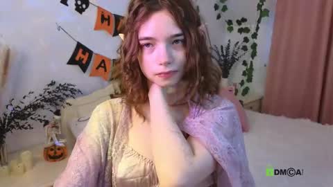 evi_brook online show from October 22, 1:35 pm