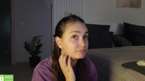 evi_woow online show from November 7, 9:28 pm