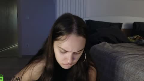 evi_woow online show from March 31, 9:26 pm