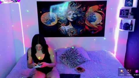 Snapshot of evie99_ chatting on December 1, 11:07 pm Evie99 online show from December 1, 11:07 pm