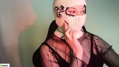 Renesme White Im here from Monday to Friday online show from May 2, 1:55 am