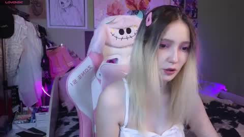 Evie online show from February 2, 11:11 pm