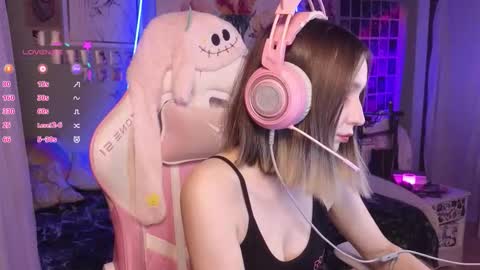 Evie online show from November 4, 9:38 pm