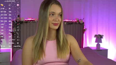 Evie online show from September 28, 10:52 pm