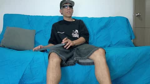 evil_boss1 online show from June 23, 5:26 am