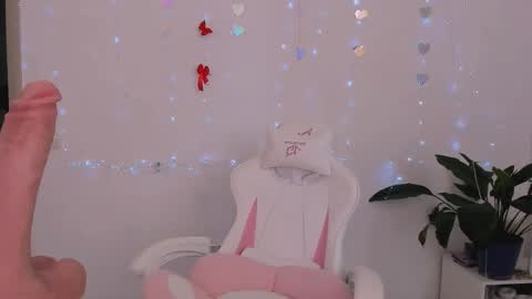 evilla_brill online show from April 26, 1:42 pm