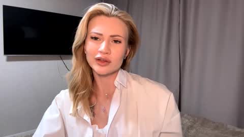 Amelia online show from March 19, 6:13 pm