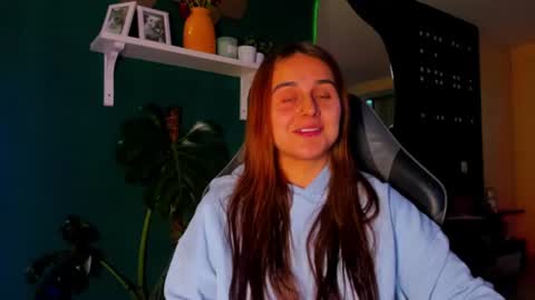 EVY online show from June 19, 1:22 am