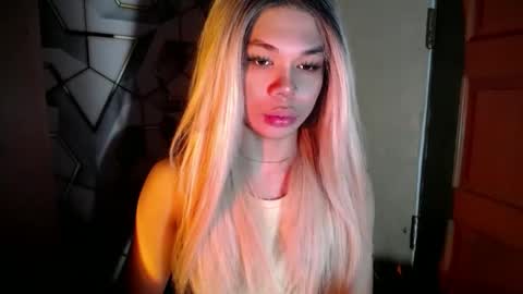 Nica online show from February 21, 6:15 pm