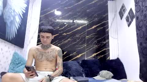exotichot_couple online show from June 25, 11:10 pm
