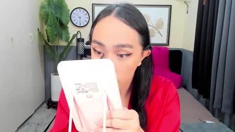 Suki online show from December 14, 5:30 pm