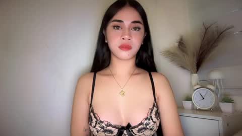 chloee online show from March 7, 5:02 pm