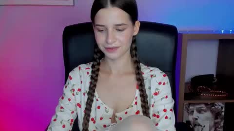 Maya online show from October 22, 7:00 am