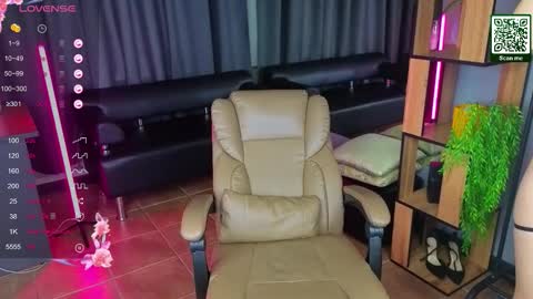 exxxcore_ online show from October 10, 7:36 am