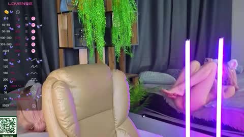 exxxcore_ online show from October 24, 11:44 am